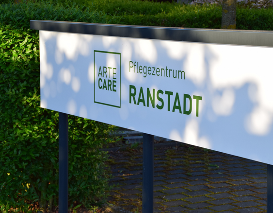ArteCare_Pflegezentrum_Ranstadt_Schild